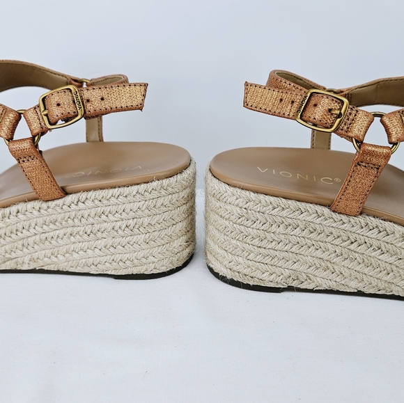 Vionic Kirra Platform Wedge Sandal in Argan Brown Leather Size 10 - Picture 11 of 15